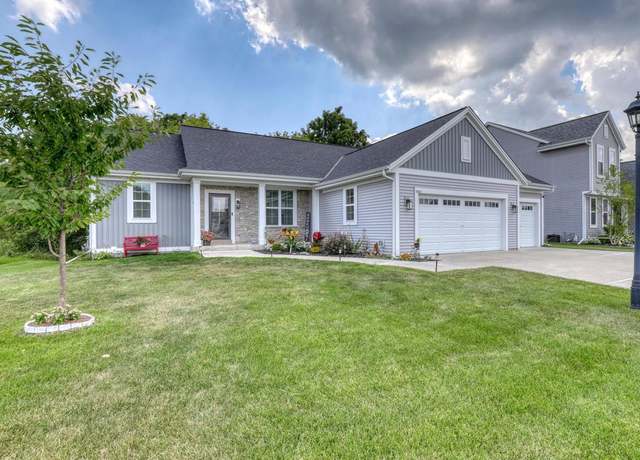 Property at 2837 Oakmont Dr, East Troy, WI 53120, 3 beds, 3 baths
