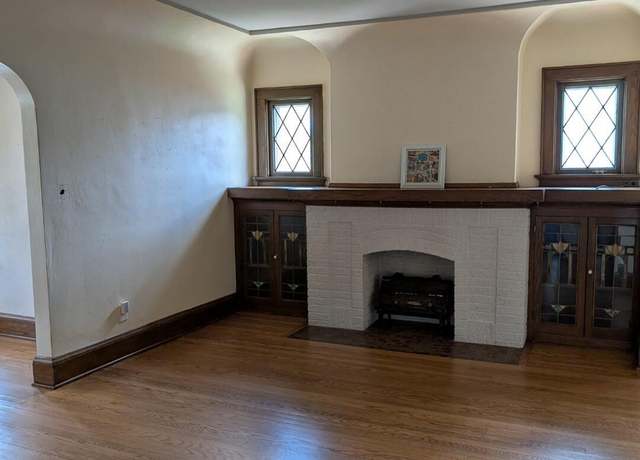 Property at 5321 W Wisconsin Ave #5323, Milwaukee, WI 53208, 6 beds, 2 baths