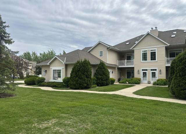Property at W397N5996 Autumn Woods Dr, Oconomowoc, WI 53066, 2 beds, 2 baths