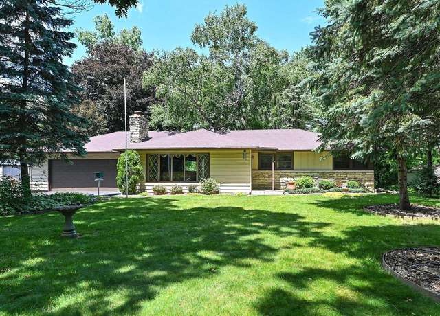 Property at 3830 W Southland Dr, Franklin, WI 53132, 3 beds, 1.5 baths