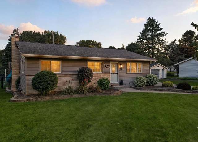 Property at 202 Bonner St, Watertown, WI 53098, 4 beds, 1.5 baths