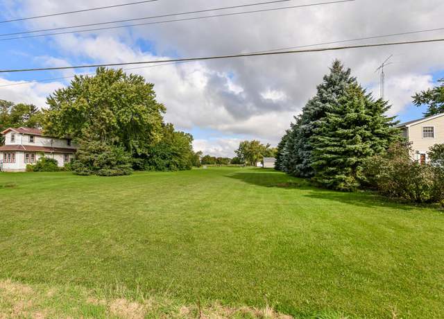 Photo of 9918 Dunkelow Rd, Franksville, WI 53126