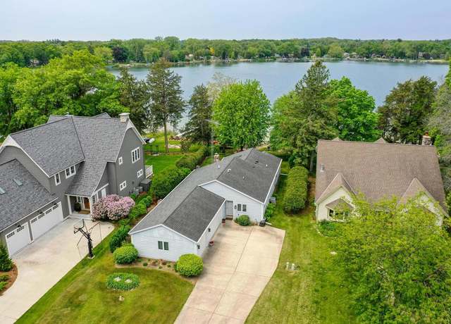 Property at W375S4961 E Pretty Lake Rd, Dousman, WI 53118, 3 beds, 2 baths