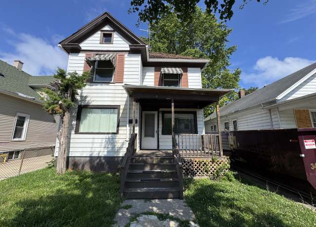 Property at 1809 Howe St, Racine, WI 53403, 4 beds, 2 baths