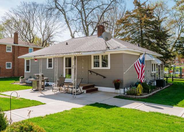 Property at 556 Gold St, Green Lake, WI 54941, 2 beds, 1 bath
