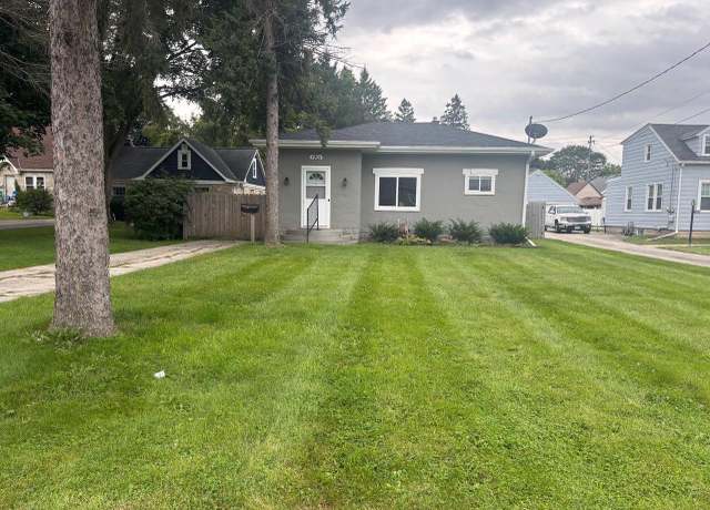 Property at 1901 Wall St, Waukesha, WI 53188, 2 beds, 1 bath