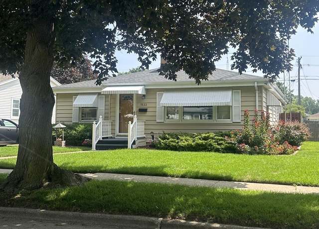 Property at 7533 37th Ave, Kenosha, WI 53142, 3 beds, 1.5 baths