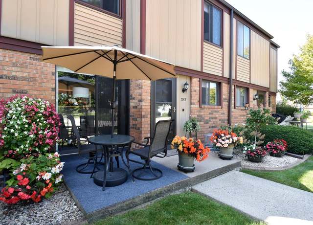 Property at 3913 W College Ave, Milwaukee, WI 53221, 2 beds, 1.5 baths