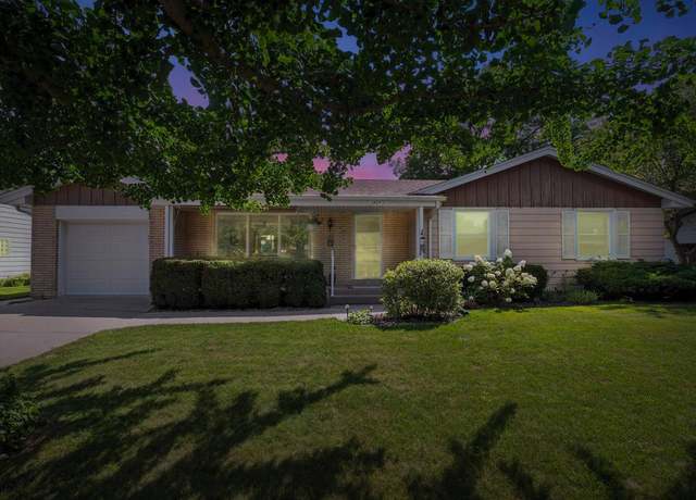Property at 1429 Crabapple Dr, Racine, WI 53405, 3 beds, 1.5 baths