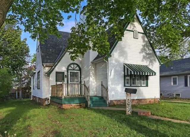 Property at 1107 Perry Ave, Racine, WI 53406, 2 beds, 2 baths