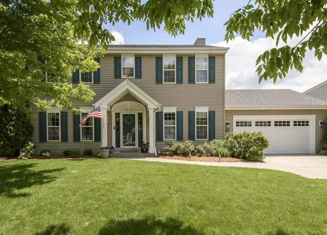 Property at 3517 Rivers Crossing Dr, Waukesha, WI 53189, 4 beds, 3 baths