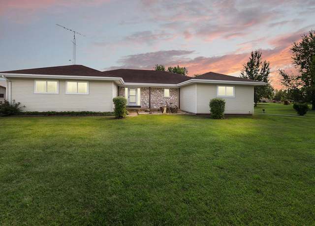 Property at W6984 Fox Dr, Fond Du Lac, WI 54937, 3 beds, 2 baths