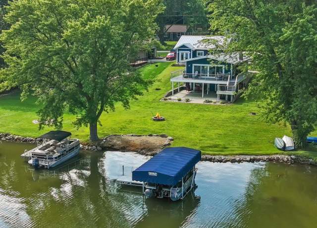 Property at N7011 Oakwood Rd, Whitewater, WI 53190, 4 beds, 2 baths