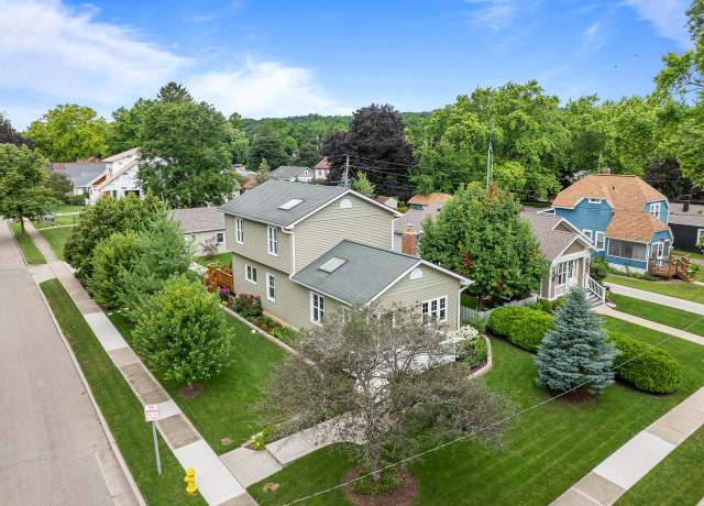 Property at 1192 Center St, Lake Geneva, WI 53147, 2 beds, 3 baths