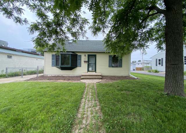 Property at 1422 High St, Union Grove, WI 53182, 3 beds, 1 bath