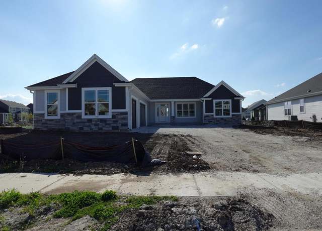 Property at 1570 Creekview Ln, Oconomowoc, WI 53066, 3 beds, 2 baths