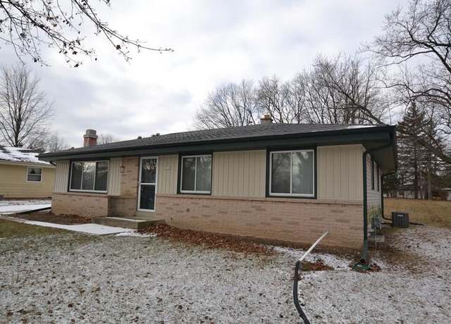 Property at 6141 S 36th St, Greenfield, WI 53221, 3 beds, 1.5 baths