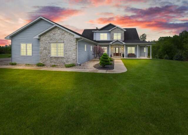 Property at W5412 Bowe Ln, Fond Du Lac, WI 54937, 4 beds, 3.5 baths