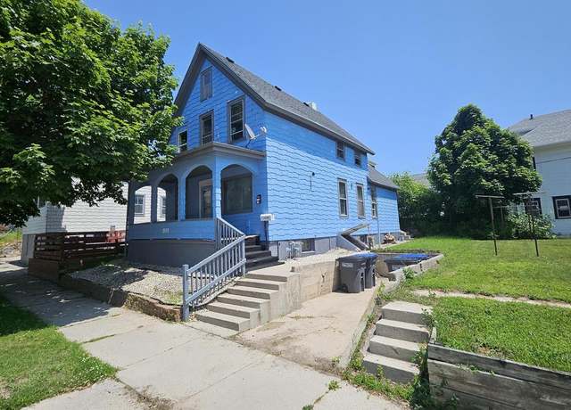 Property at 1111 N 12th St, Sheboygan, WI 53081, 6 beds, 2 baths