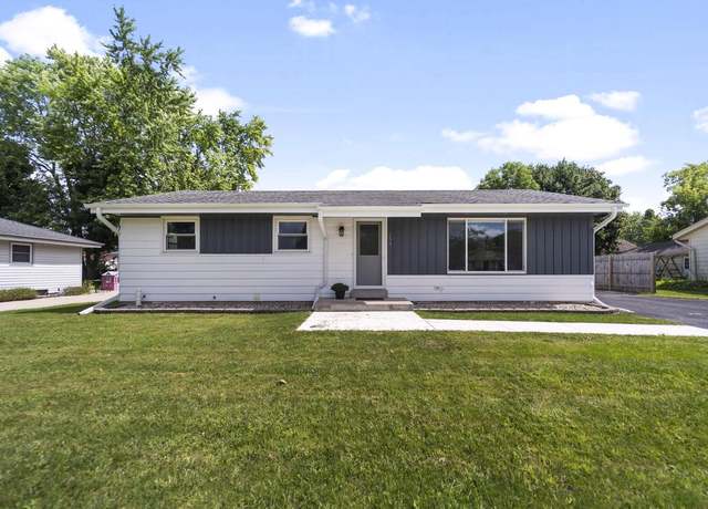Property at 258 S Regis Rd, Saukville, WI 53080, 3 beds, 1.5 baths