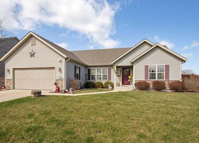 Property at 1836 Parkland Ct, Racine, WI 53402, 3 beds, 3 baths