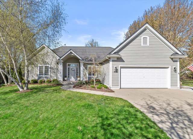Property at 455 Tanager Ct, Grafton, WI 53024, 5 beds, 3.5 baths