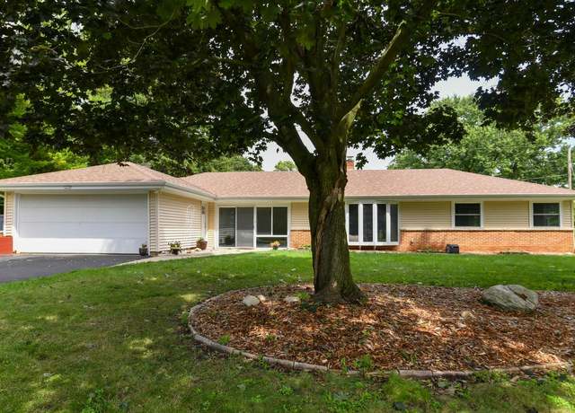 Property at 1270 Villa Ter, Waukesha, WI 53186, 3 beds, 2 baths