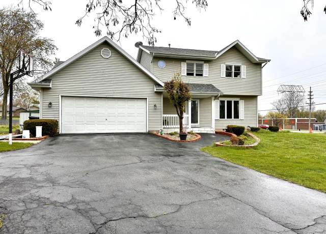 Property at 6590 S Carroll Cir, Franklin, WI 53132, 3 beds, 3.5 baths