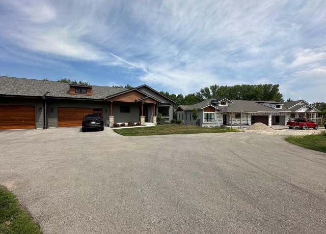 Property at W389N7102 Pennsylvania St, Oconomowoc, WI 53066, 3 beds, 3 baths