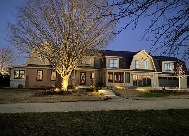 Property at 10823 Pleasant Valley Rd, Cedarburg, WI 53012, 4 beds, 4 baths