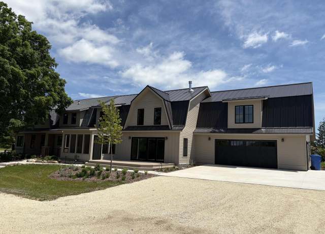 Property at 10823 Pleasant Valley Rd, Cedarburg, WI 53012, 4 beds, 4 baths