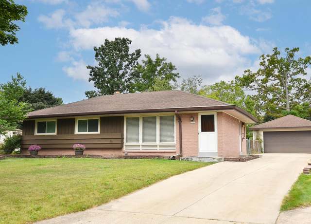 Property at 5751 S 38th Ct, Milwaukee, WI 53221, 3 beds, 1.5 baths