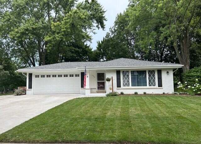 Property at 1974 Rambling Rose Rd, Waukesha, WI 53186, 3 beds, 2.5 baths