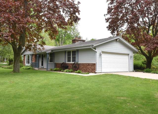 Property at 8536 Glacier Ct Ct, Cedarburg, WI 53012, 3 beds, 1.5 baths