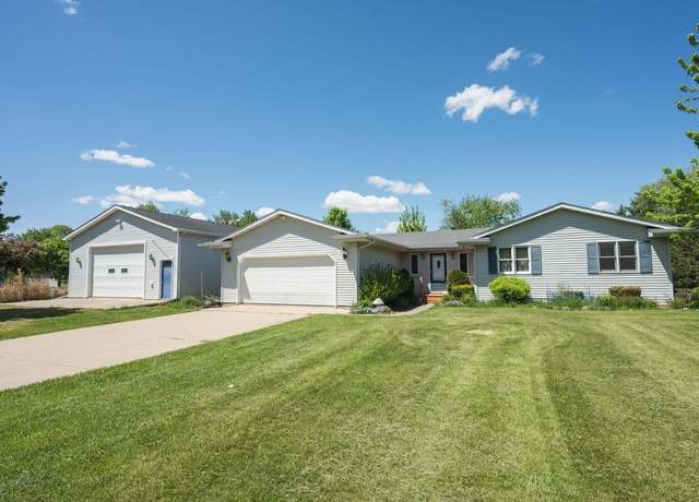 Property at W5670 School Rd, Walworth, WI 53184, 3 beds, 2.5 baths