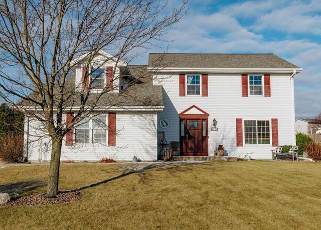 Property at 8575 S Apple Creek Dr, Oak Creek, WI 53154, 4 beds, 2.5 baths