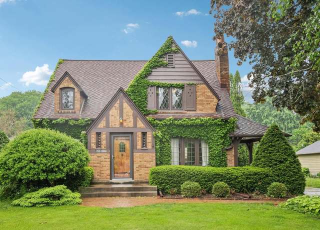 Property at W66N525 Madison Ave, Cedarburg, WI 53012, 3 beds, 1.5 baths