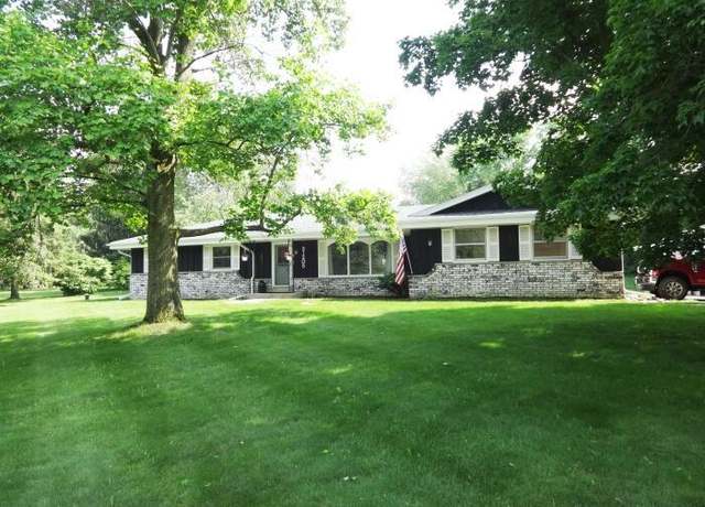 Property at 31205 Red Oak Ln, Waterford, WI 53185, 3 beds, 2 baths