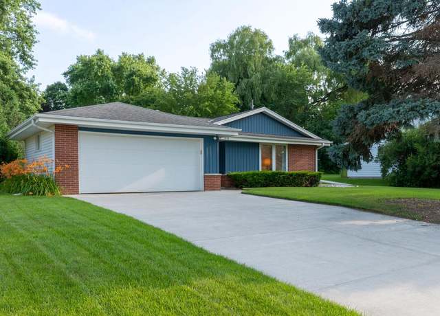 Property at 15125 W Fenway Dr, New Berlin, WI 53151, 3 beds, 1.5 baths