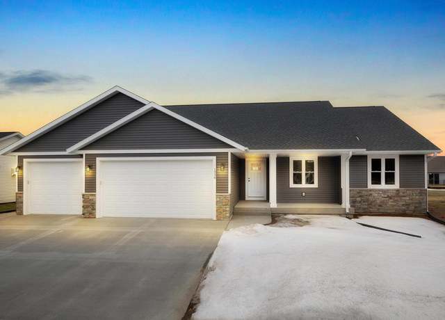 Property at 1928 Arches Dr, Holmen, WI 54636, 3 beds, 2 baths