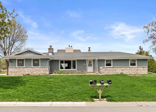 Property at 7940 W Coventry Dr, Franklin, WI 53132, 3 beds, 2.5 baths