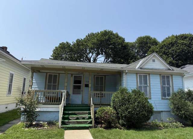 Property at 1618 Grand Ave, Racine, WI 53403, 3 beds, 1 bath
