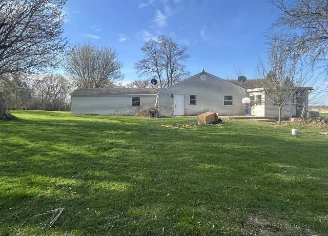 Property at 1317 Green Bay Rd, Kenosha, WI 53144, 3 beds, 1 bath