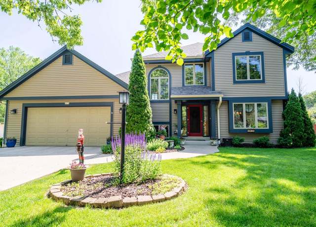 Property at 4474 N 107th St, Wauwatosa, WI 53225, 3 beds, 3.5 baths
