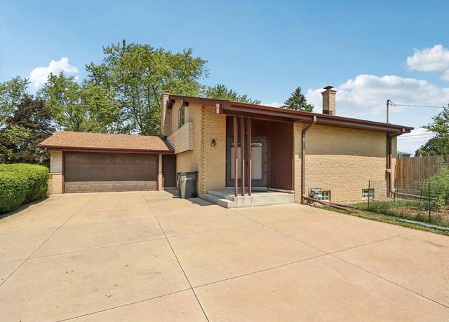 Property at W138S6995 Sherwood Cir, Muskego, WI 53150, 3 beds, 1.5 baths