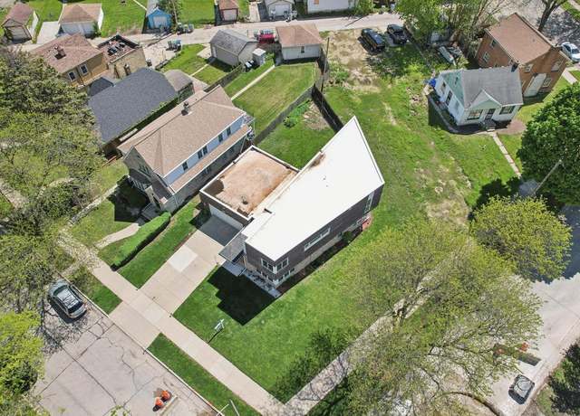 Property at 4647 W Scranton Pl, Milwaukee, WI 53216, 3 beds, 3 baths