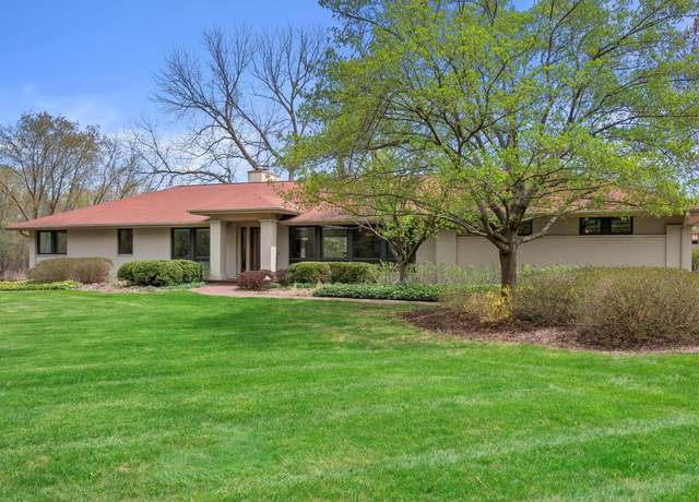 Property at 8350 N Pelican Ln, Milwaukee, WI 53217, 3 beds, 2 baths
