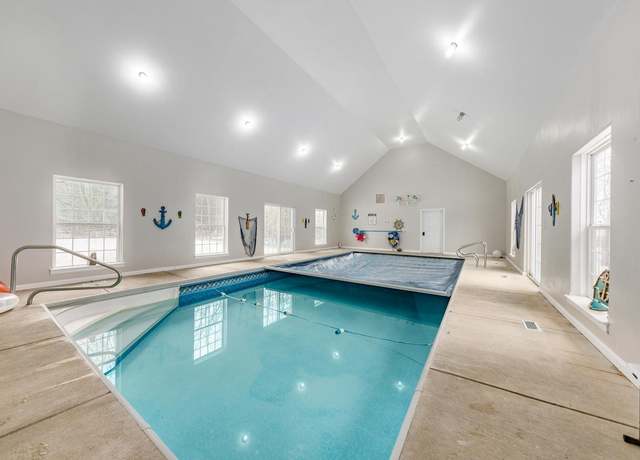 Property at W209N11385 Reger Ct, Germantown, WI 53022, 4 beds, 2.5 baths