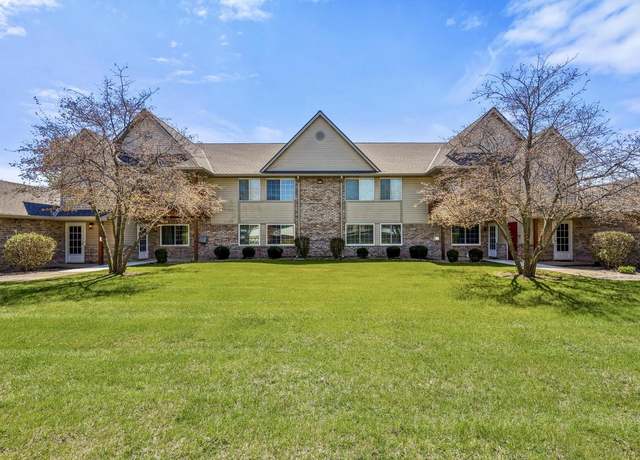 Property at 211 W Oak Leaf Dr #3, Oak Creek, WI 53154, 2 beds, 2 baths