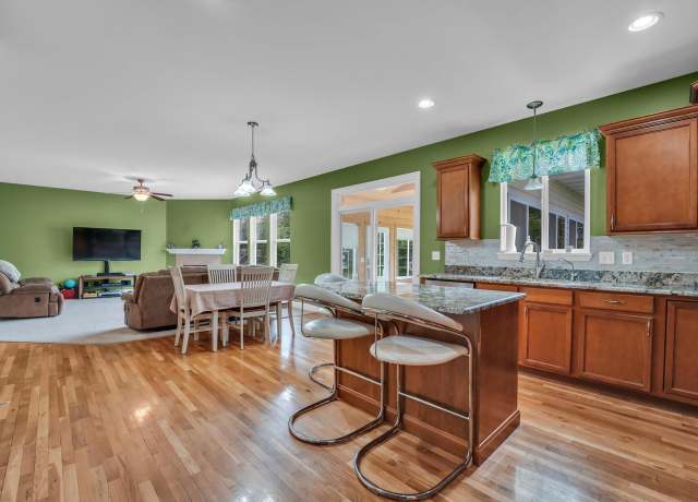 Property at 220 Highland Way, Lake Geneva, WI 53147, 5 beds, 3 baths